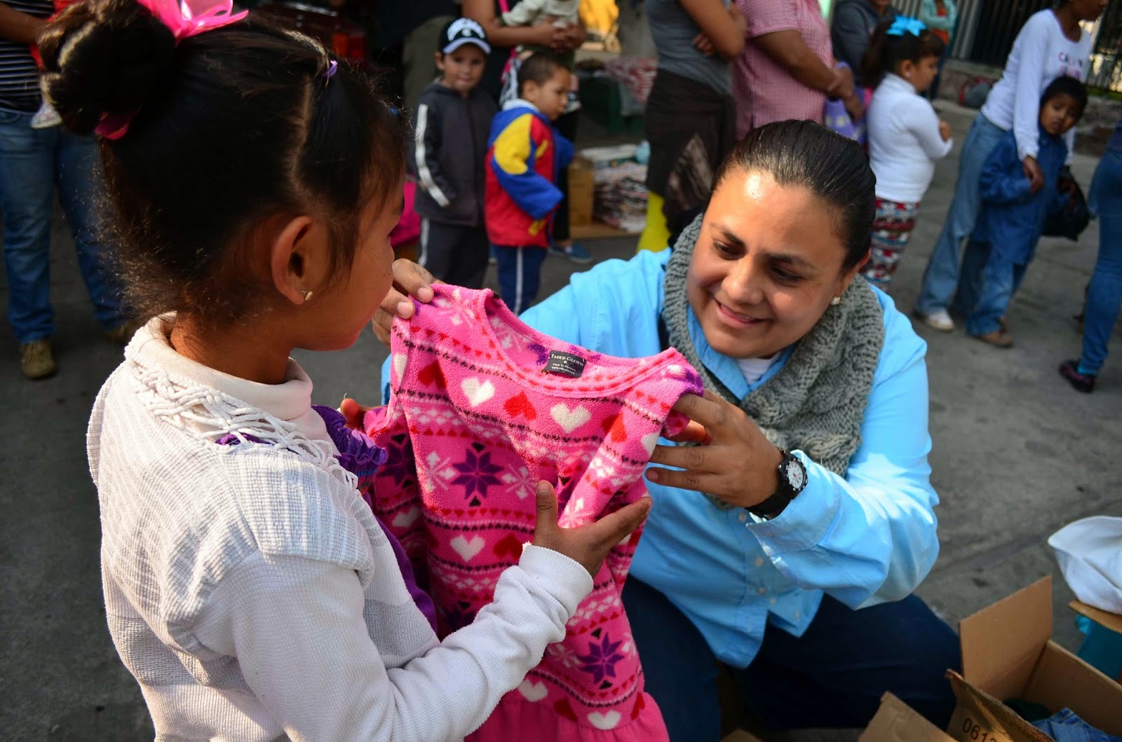 Realizarán sesiones fotográficas a cambio de suéteres en la USAC