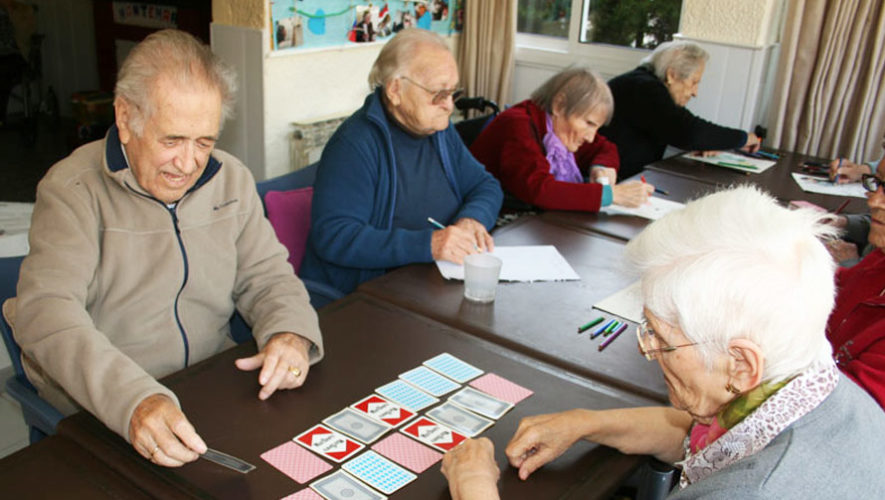 Abuelitos pueden asistir gratuitamente al Club del Cafecito