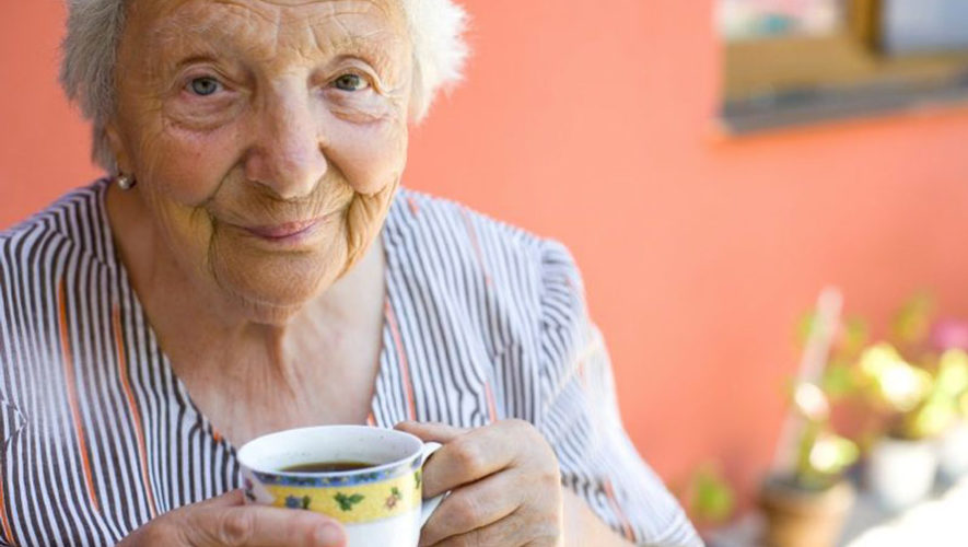 Abuelitos pueden asistir gratuitamente al Club del Cafecito