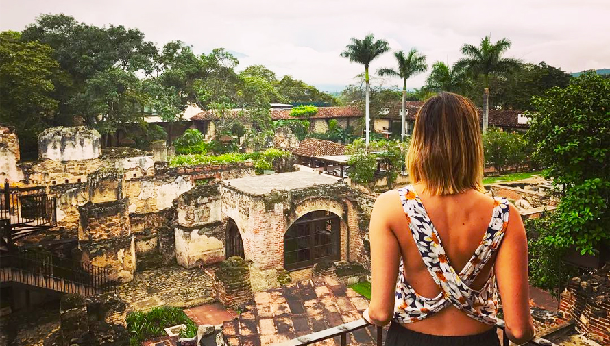 hoteles rodeados de ruinas en Guatemala