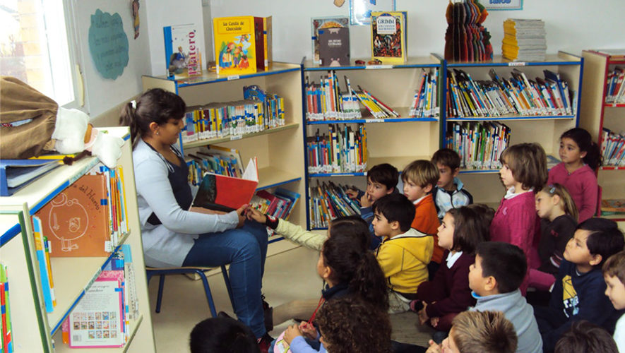 Buscan cuenta cuentos para la feria del libro en Guatemala