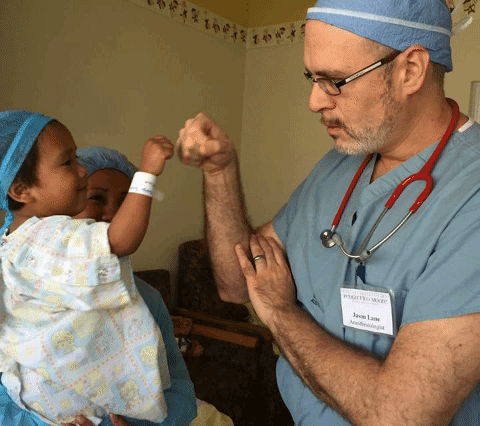 Cirugía gratuita de mano y brazo para niños y adolescentes en la Ciudad de Guatemala