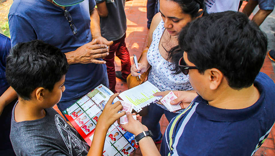 Reunión de intercambio de estampas del álbum Panini