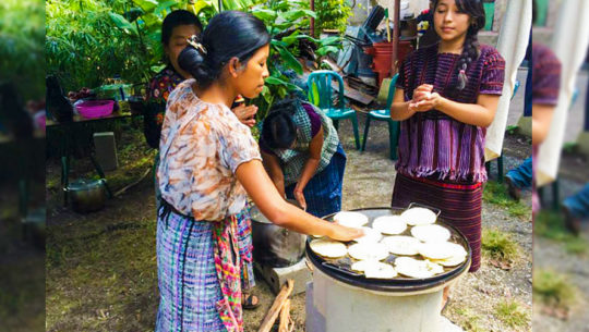 EcoComal, la estufa ecológica creada por el guatemalteco Marco Tulio Guerra