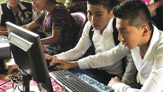 Feria de Emprendimiento en Baja Verapaz incentivó a jóvenes