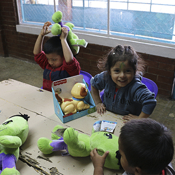 Haz sonreír a un niño de Juguetón regaló más de 1,700 juguetes
