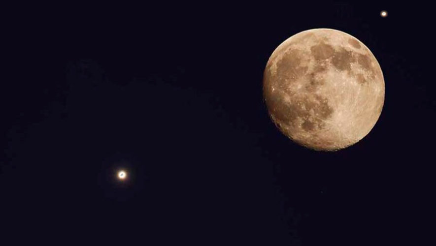 Hora para ver la conjunción de la Luna, Venus y Júpiter desde Guatemala en enero 2019