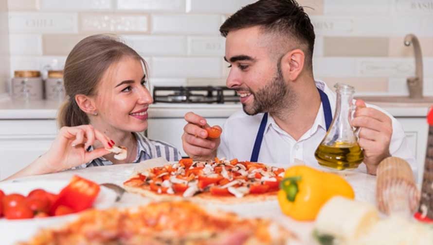 Taller de pizza para parejas en el Día del Cariño