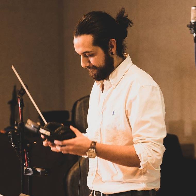 Músico quetzalteco demuestra su talento