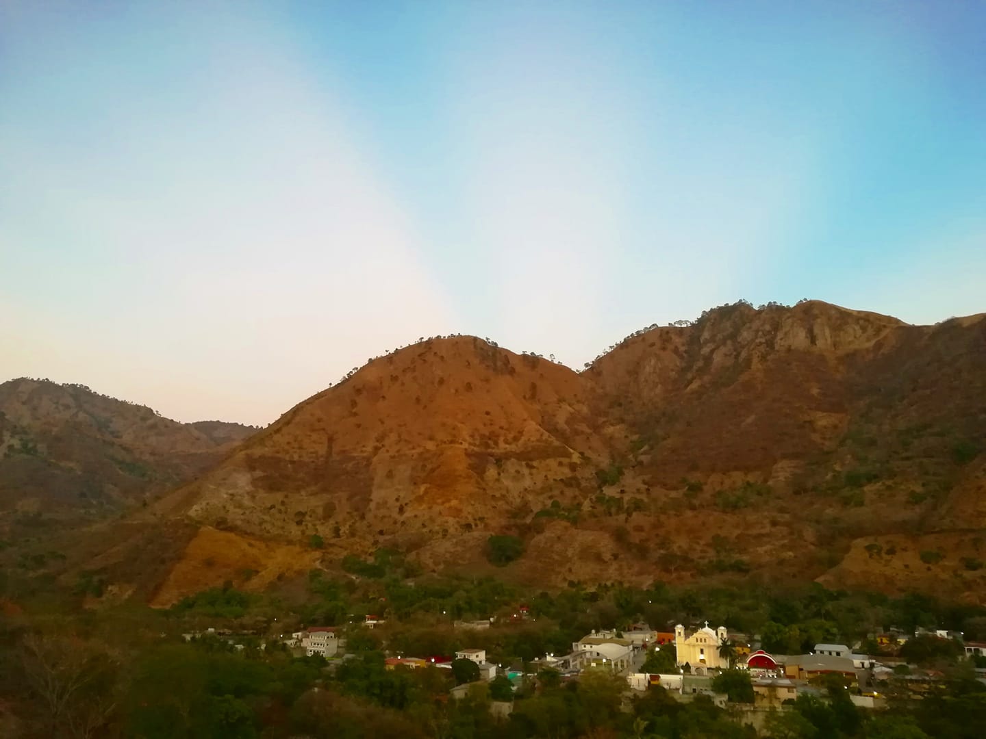 Rayos Anticrepusculares Guatemala
