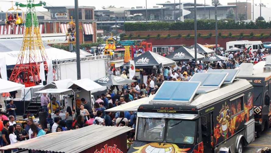 Convención de food trucks en Ciudad de Guatemala