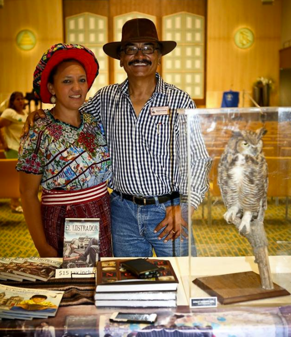 El Lustrador libro guatemalteco