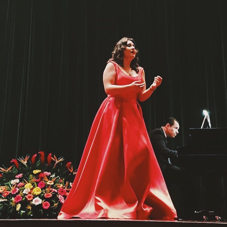 Adriana González nominada en importante concurso 
