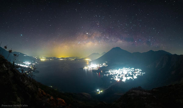 Vía Láctea sobre el Lago de Atitlán