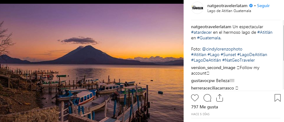 hermoso Lago de Atitlán en Guatemala