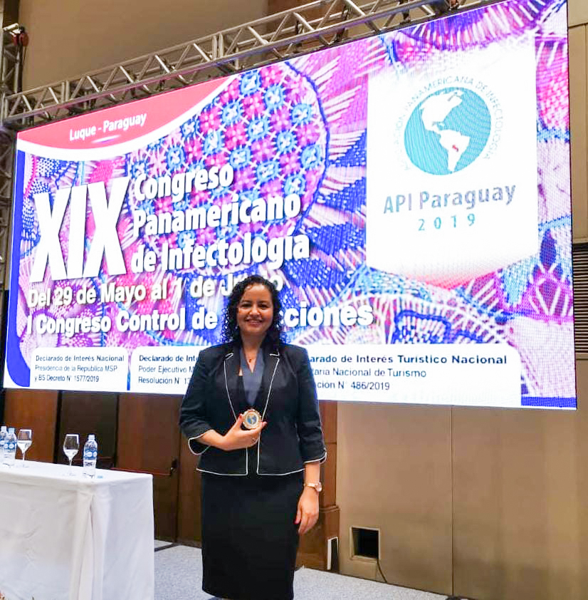 Doctora guatemalteca ganó medalla