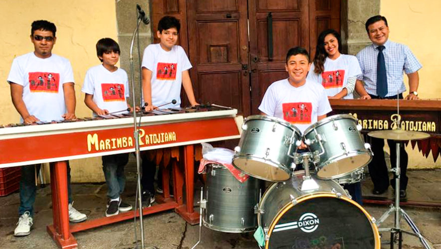 Jóvenes sueñan con formar una marimba de concierto en Antigua Guatemala