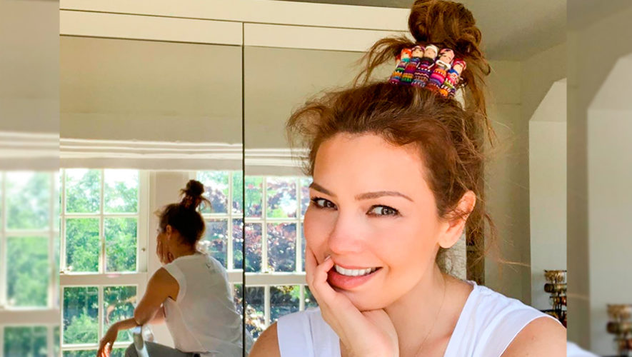 Thalia lució una cola con las tradicionales muñecas quitapenas de Guatemala