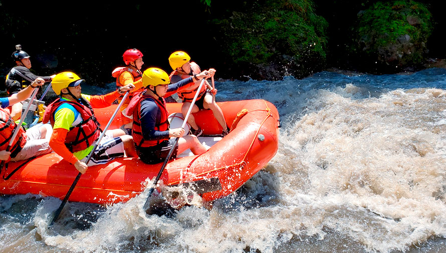 Aventura de rafting en el Río Coyolate