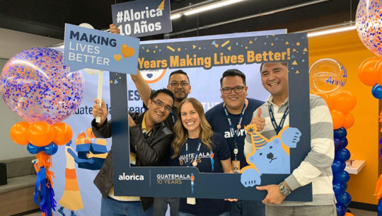 Alorica celebra su décimo aniversario en Guatemala