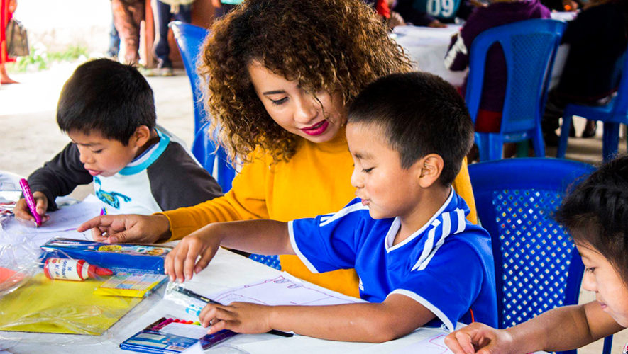 Buscan ilustradores guatemaltecos para impartir taller de dibujo a niños en Quiché
