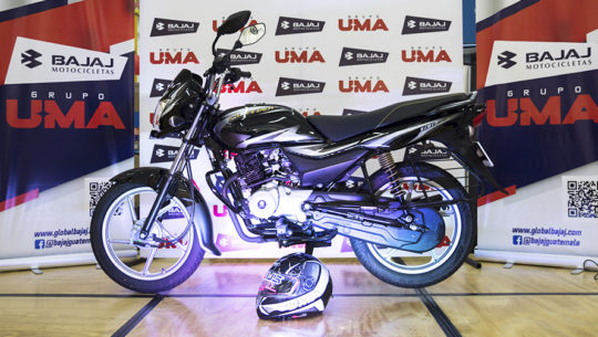 La nueva motocicleta Platina 100 en Guatemala, ahorradora, veloz y segura