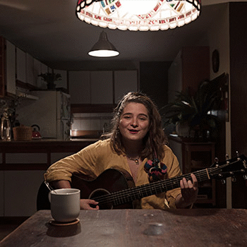 La guatemalteca Dominique Hunziker interpretó Nieta del Alba en Todoticket Presents