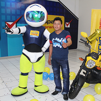 Tecno Facil premió a diez guatemaltecos con motos Honda Navi 2019