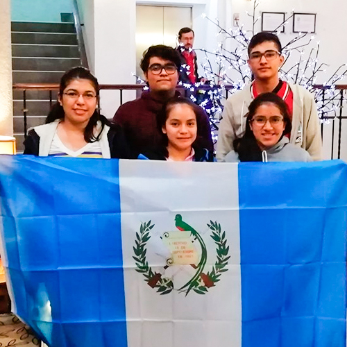 Guatemaltecos destacaron en olimpiada