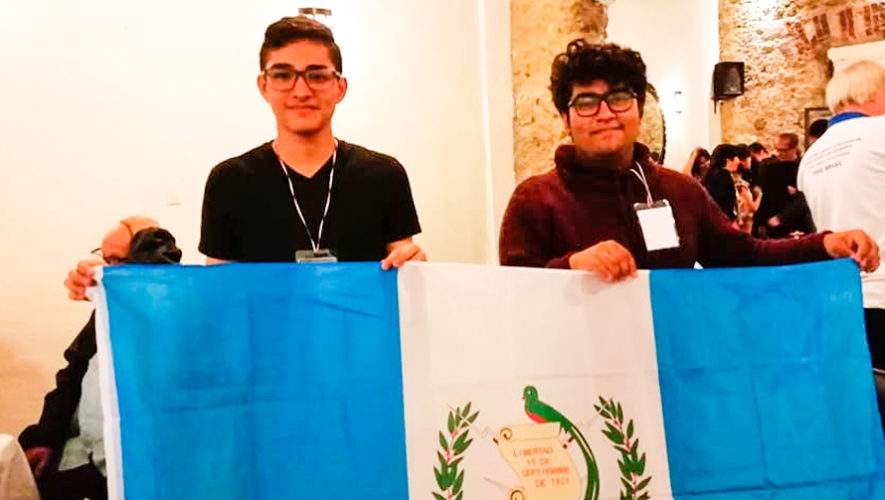 Guatemaltecos ganaron menciones honoríficas Olimpiada de Astronomía y Astronáutica 2019