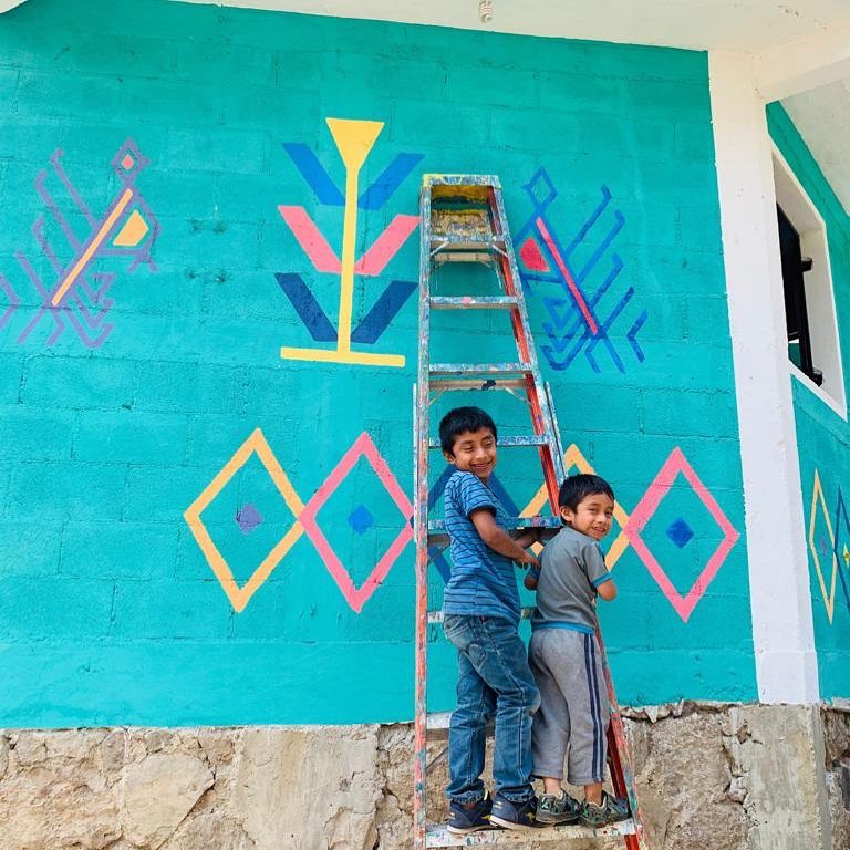 Santa Catarina Palopó es uno de los lugares que ofrece las vacaciones más coloridas del mundo