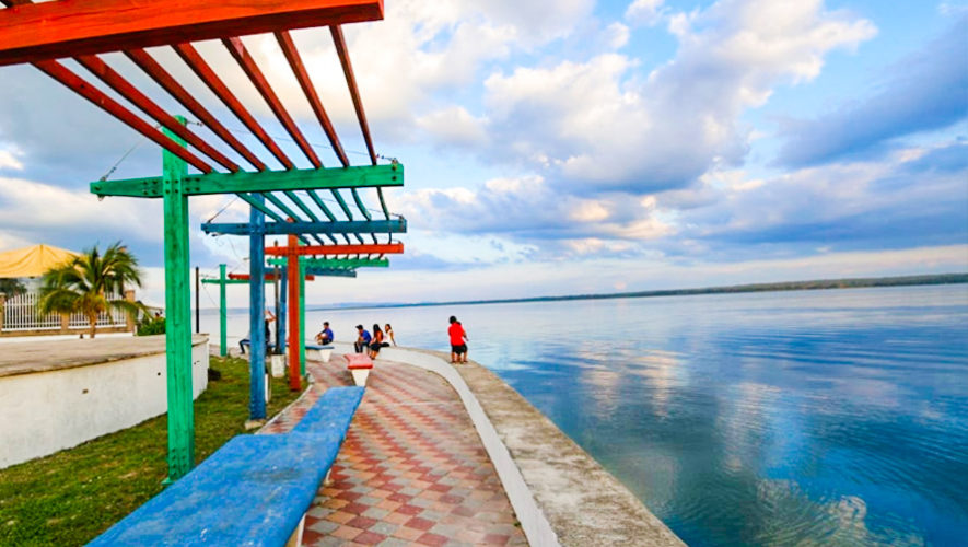 Fotos del nuevo malecón turístico en San Andrés, Petén