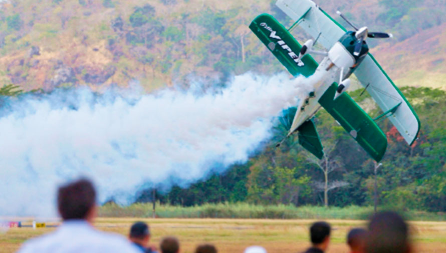 Show aéreo de acrobacias y exhibiciones en Zona 13