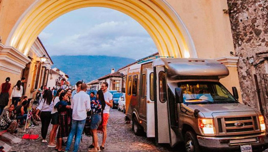 Shuttle de lujo para viajar de Antigua Guatemala a Ciudad de Guatemala
