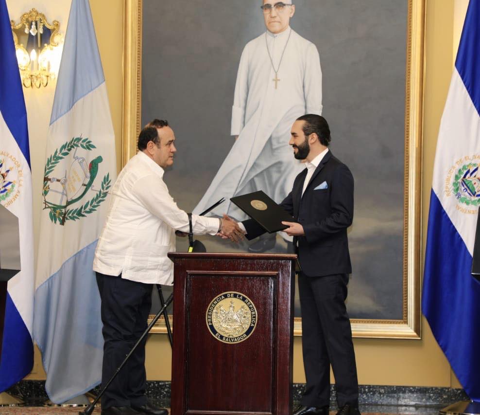 Cielos Abiertos Vuelos entre Guatemala y El Salvador son considerados locales