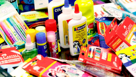 Donación de útiles escolares para niños de escasos recursos