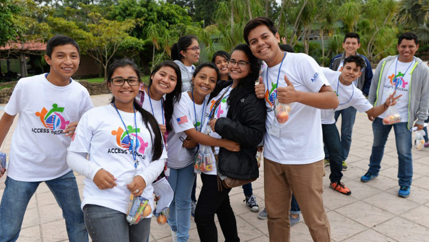 Guatemaltecos reciben capacitaciones y oportunidades para desarrollarse en el sector turístico
