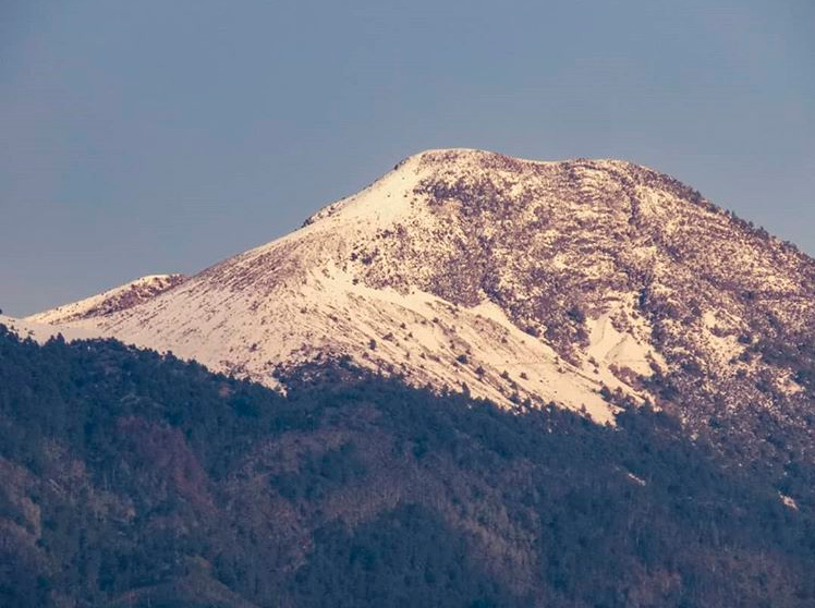 Volcán Acatenango con hielo