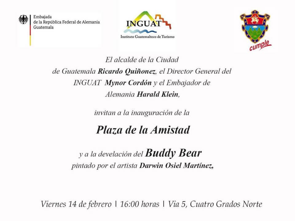 Buddy Bear en la Plaza de la Amistad Cuatro grados norte