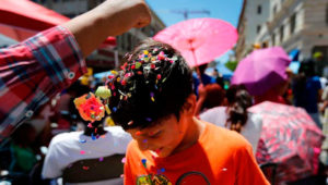 Celebraci&oacute;n de carnaval en Guatemala con cascarones, antifaces y &oacute;pera | Febrero 2020