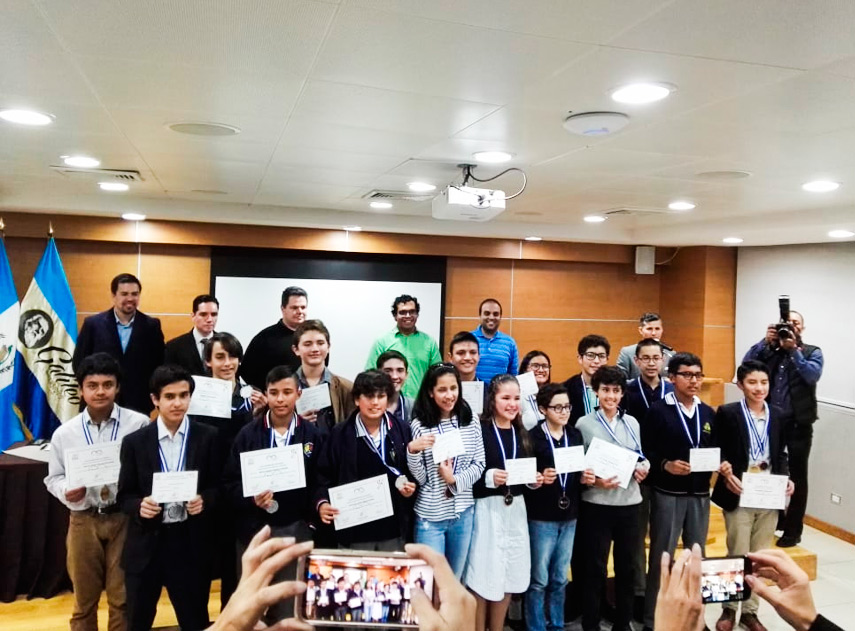 Guatemaltecos participaron en olimpiada de matemática