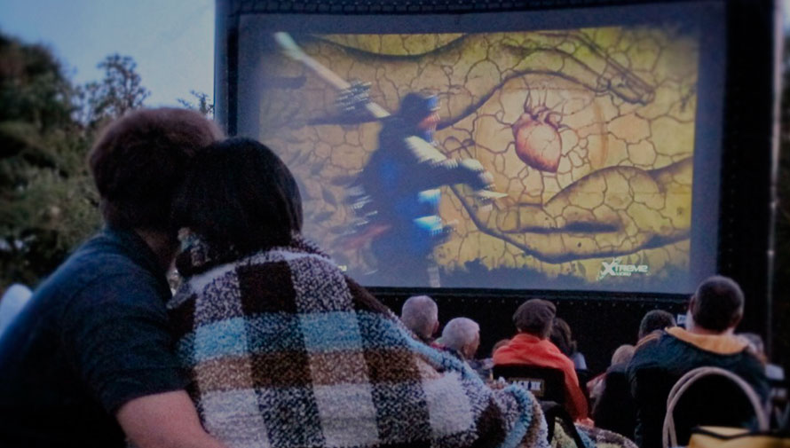 Noche romántica de picnic y cine en Antigua Guatemala