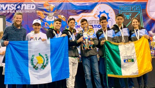 Originarios de Izabal ganaron primer lugar en Robotters International Festival 2020