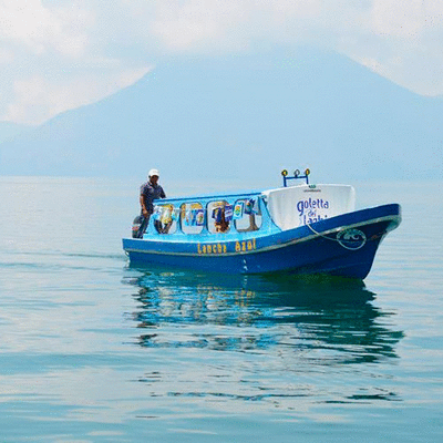 Paseos en lancha a la orilla de los pueblos de Solol