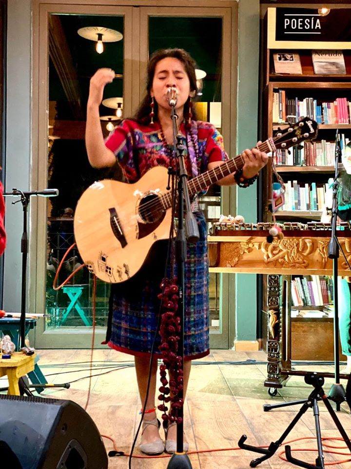 Sara Curruchich en festival mexicano