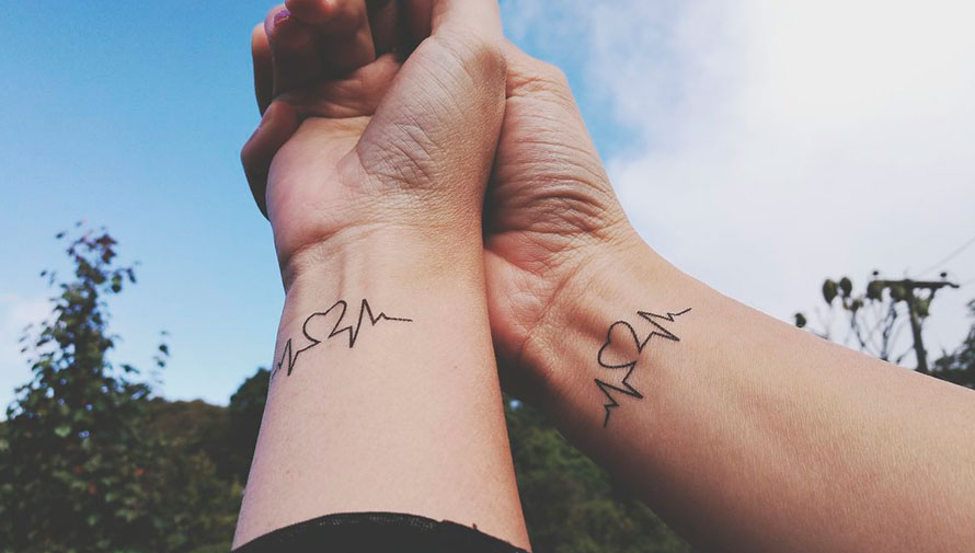 Tarde de tatuajes de henna en Zona 10