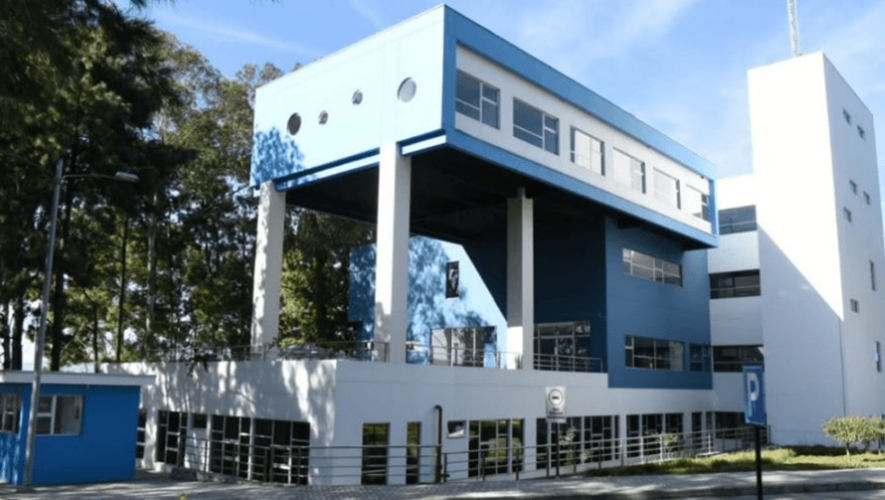 Cementos Progreso dona un kilómetro de pavimento para ingreso al hospital de Villa Nueva