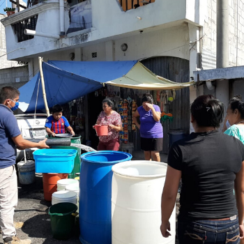 Cementos Progreso regala agua potable a vecinos de Zona 6 Ciudad de Guatemala 1