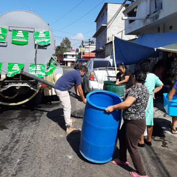 Cementos Progreso regala agua potable a vecinos de Zona 6 Ciudad de Guatemala