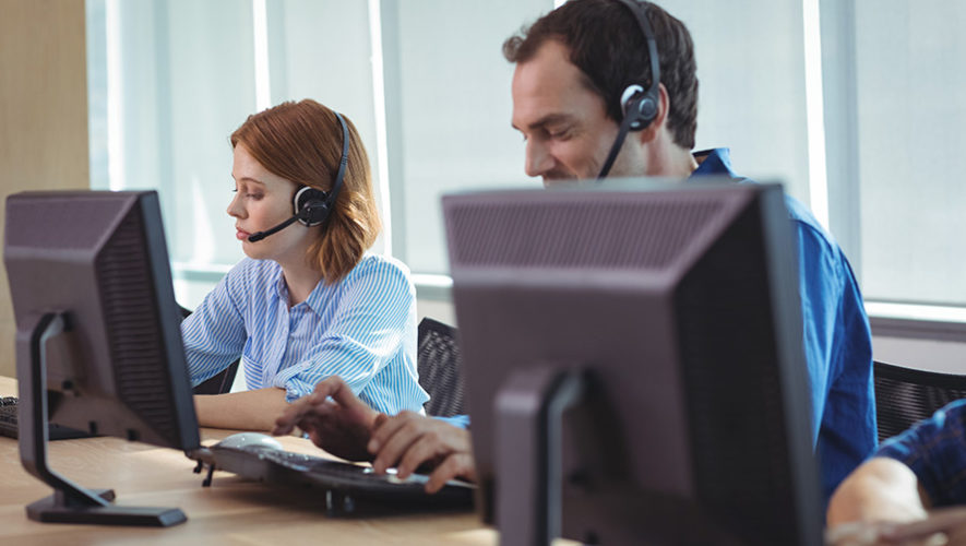 Convocatoria de becas completas para servicio al cliente y enfermería en marzo 2020